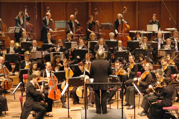 Il romanticismo di Schumann protagonista con l’Orchestre des Champs Elysée